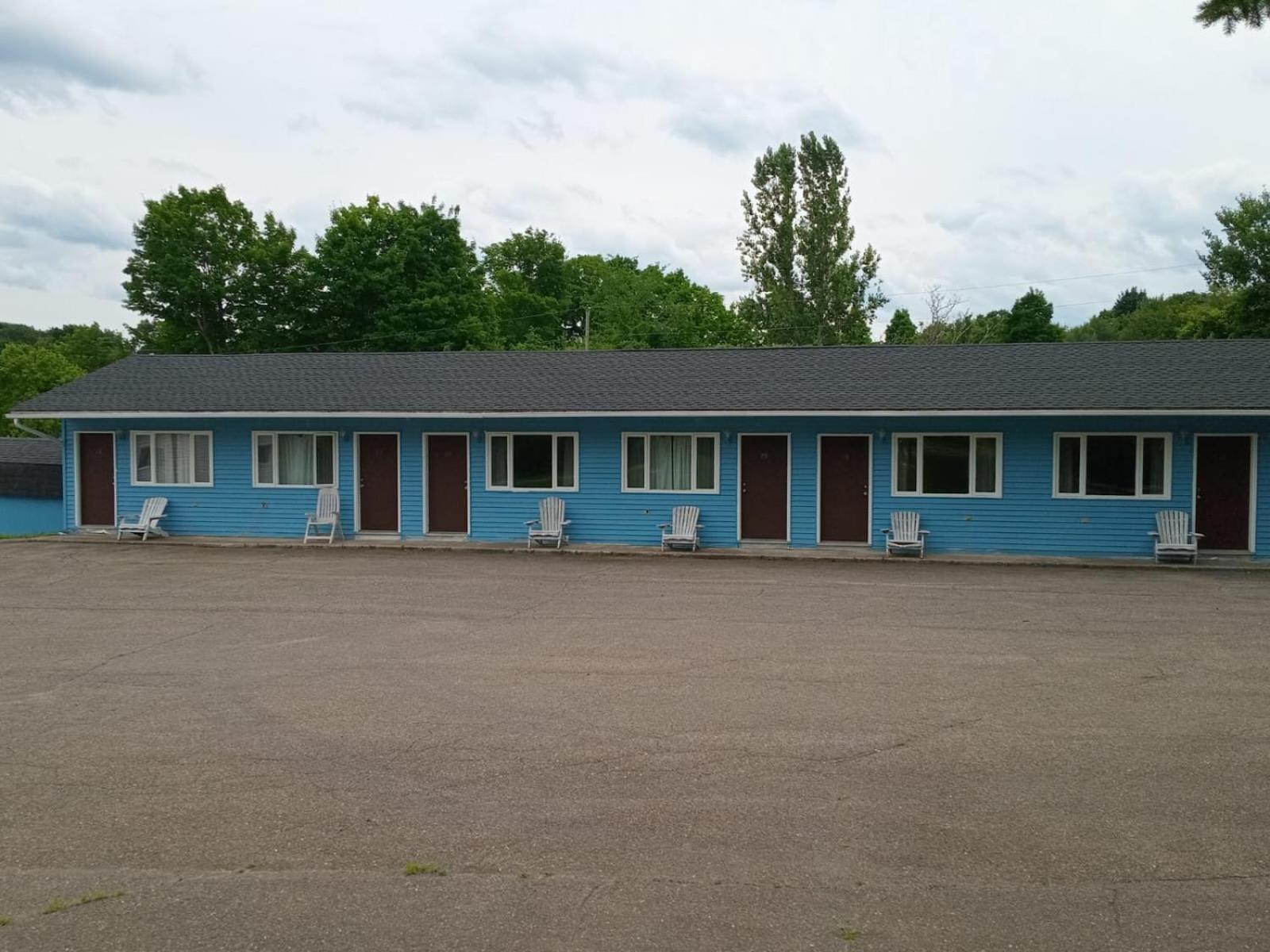 Stiles Motel Hill View Удсток Екстериор снимка