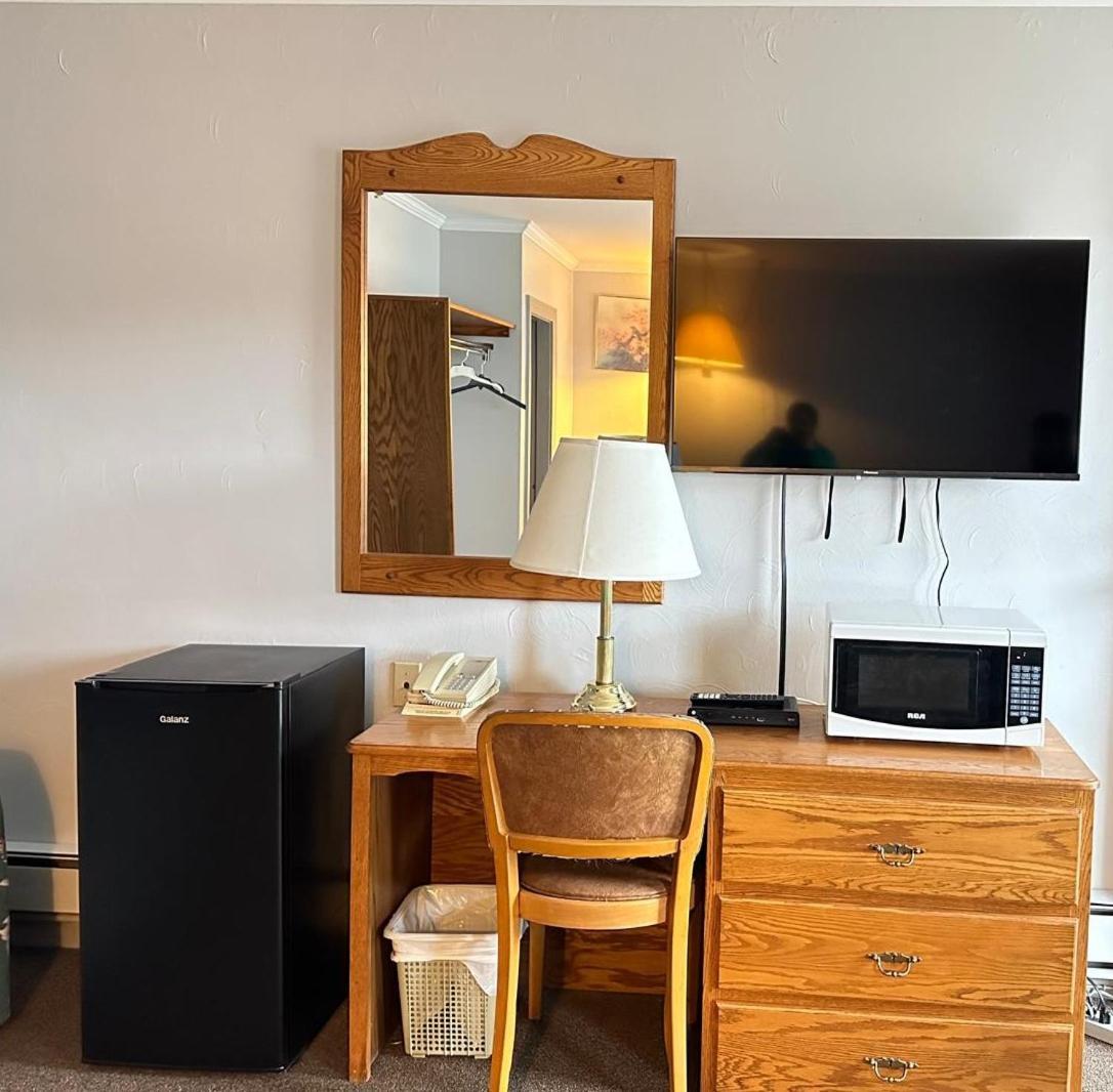 Stiles Motel Hill View Удсток Екстериор снимка
