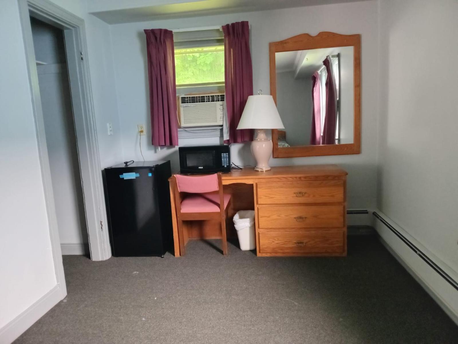 Stiles Motel Hill View Удсток Екстериор снимка