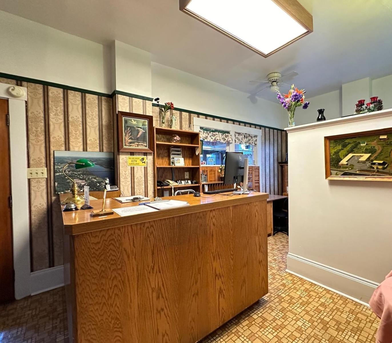 Stiles Motel Hill View Удсток Екстериор снимка