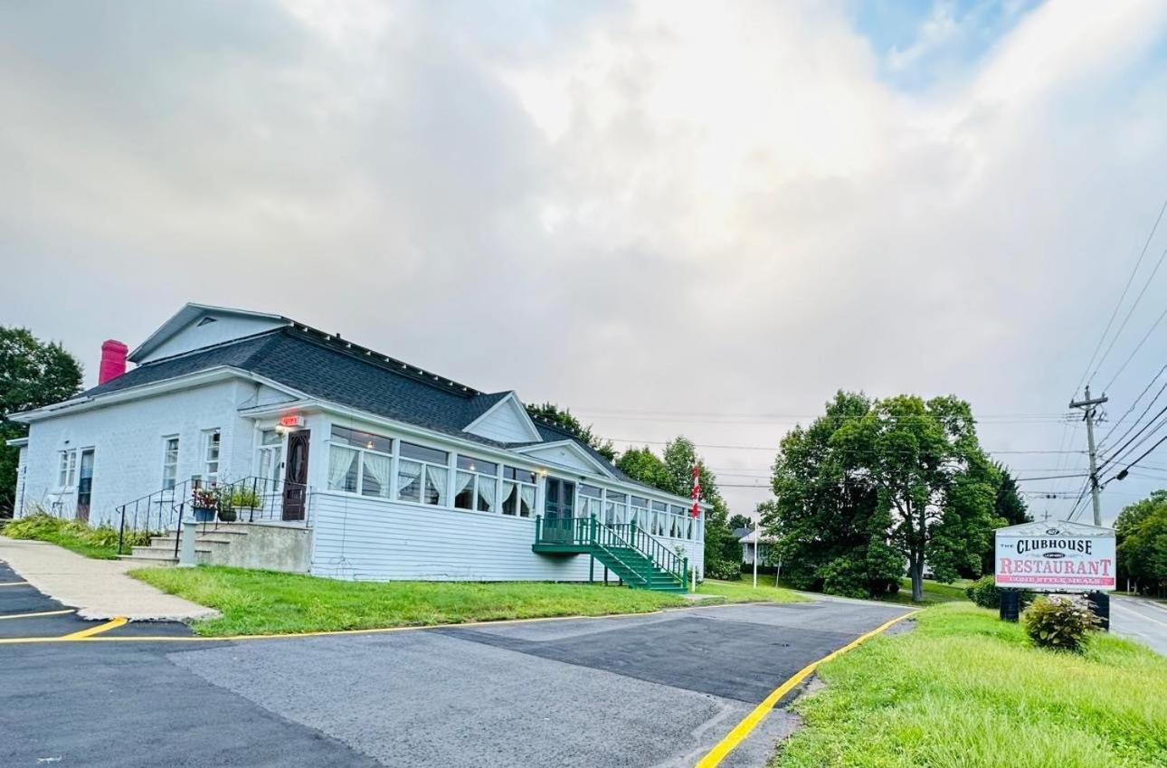 Stiles Motel Hill View Удсток Екстериор снимка