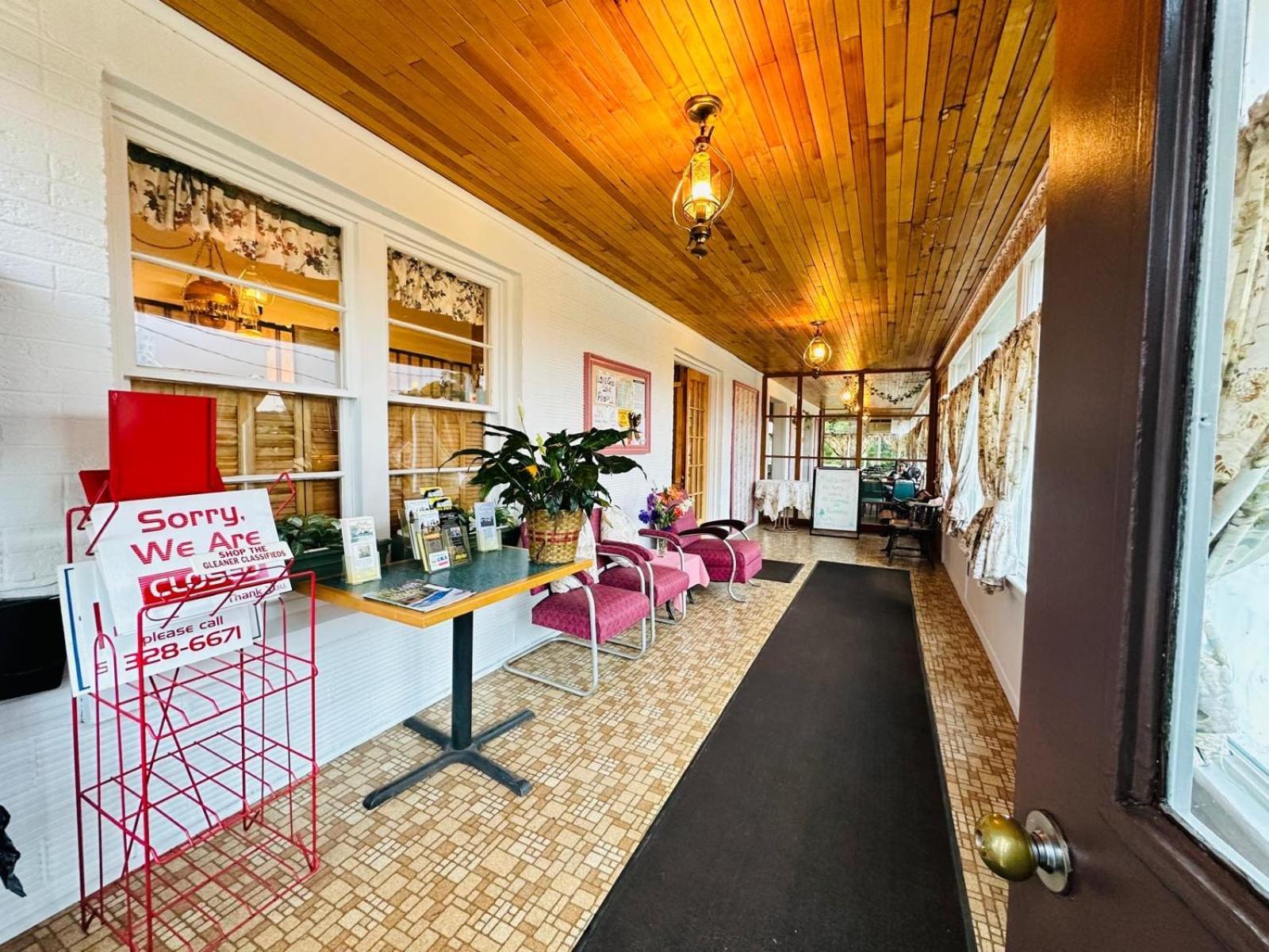 Stiles Motel Hill View Удсток Екстериор снимка