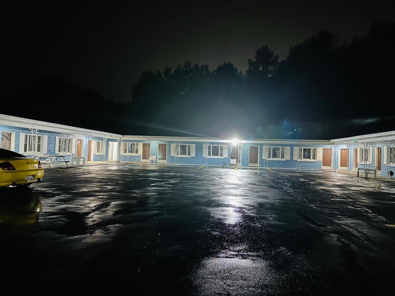 Stiles Motel Hill View Удсток Екстериор снимка