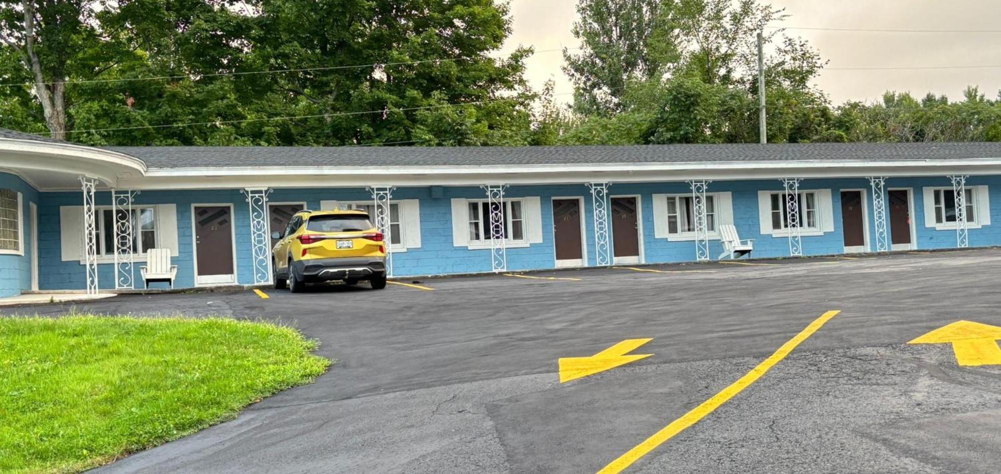 Stiles Motel Hill View Удсток Екстериор снимка