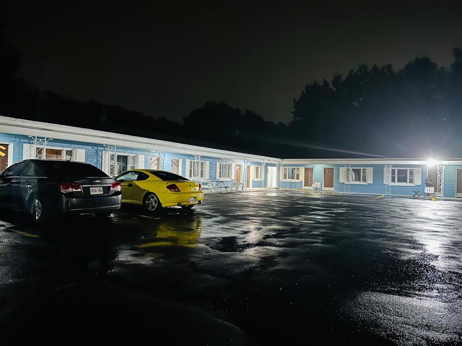 Stiles Motel Hill View Удсток Екстериор снимка