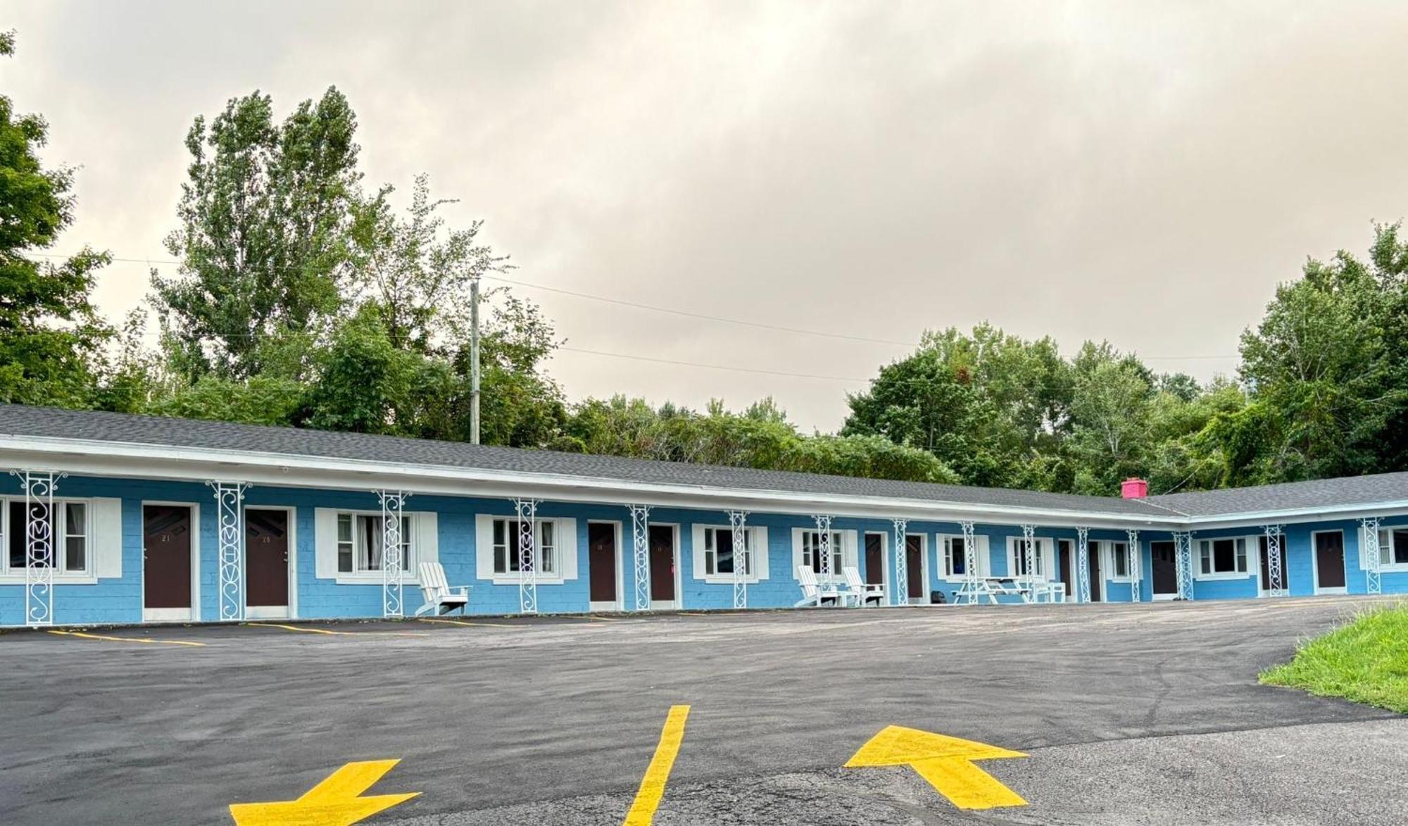 Stiles Motel Hill View Удсток Екстериор снимка