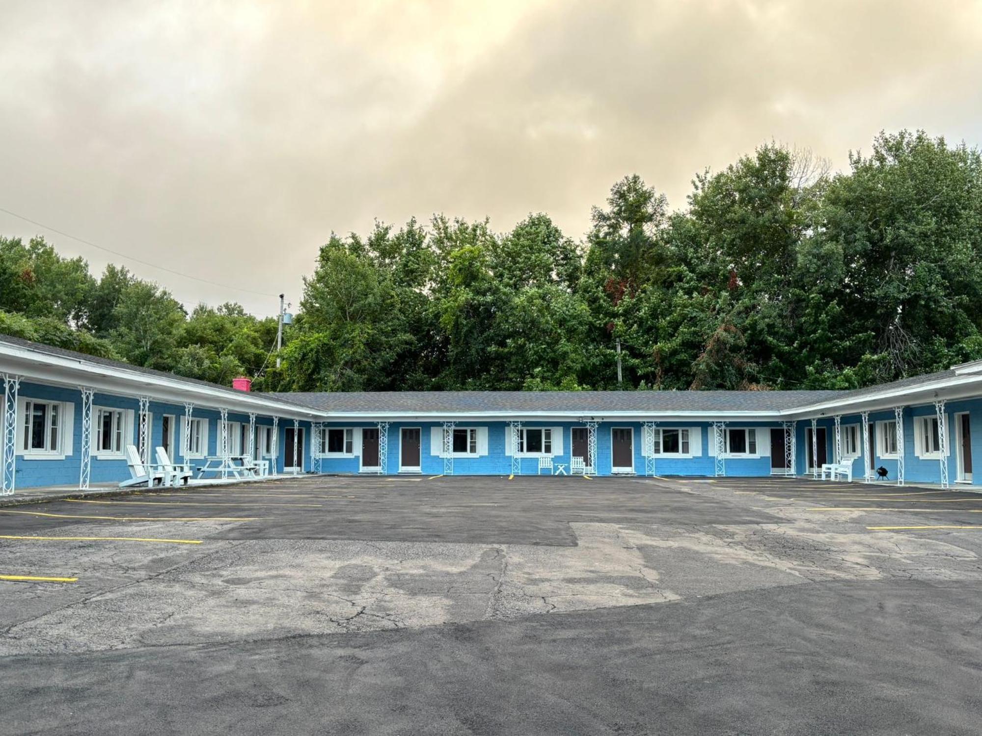Stiles Motel Hill View Удсток Екстериор снимка