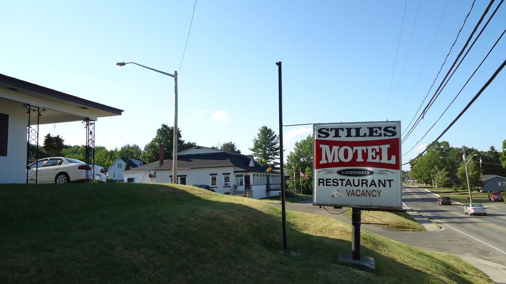 Stiles Motel Hill View Удсток Екстериор снимка